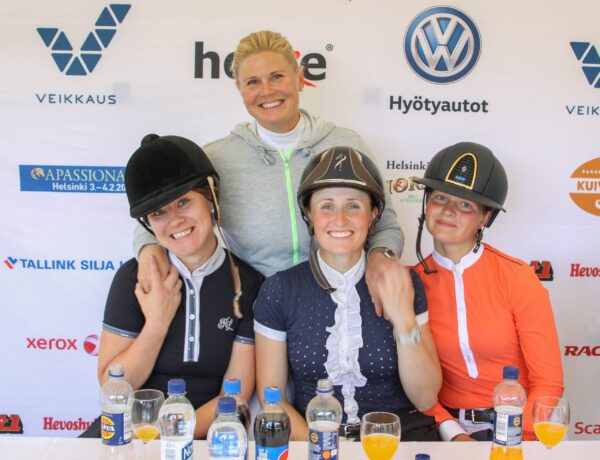 Janna Jensen, Sanna Backlund, Susanna Granroth ja Julia Engblom, VW-finaali 2017, kuva Sonja Holma-7386 (2)